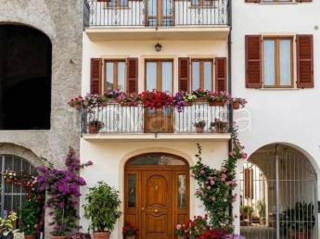 Trilocale in vendita a Lomazzo via degli Arconati