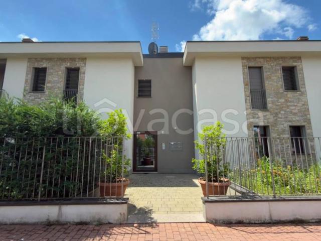 Trilocale in vendita a Lomagna via Roma