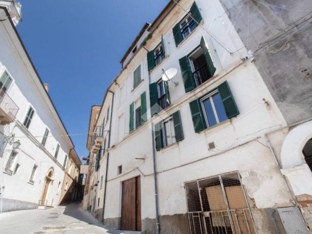 Trilocale in vendita a Loreto Aprutino via XX Settembre, 29
