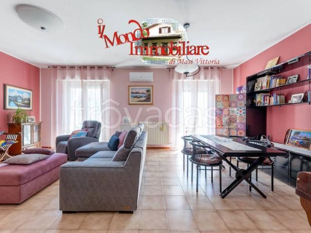 Trilocale in vendita a Loreto, Musone