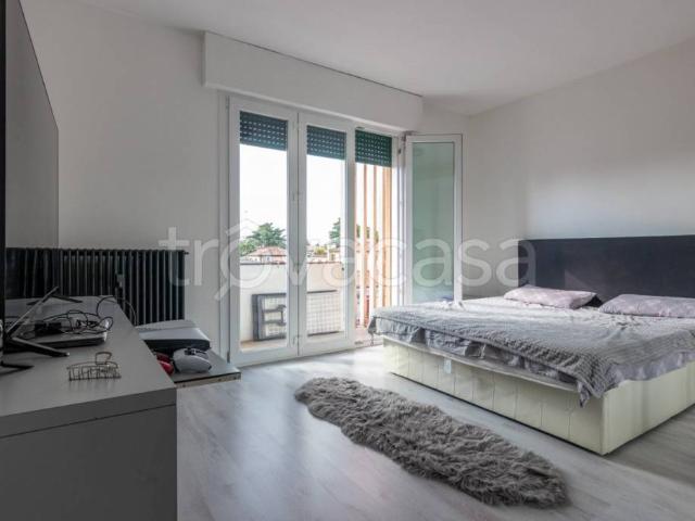 Trilocale in vendita a Padova via Armistizio 77, Paltana Mandria