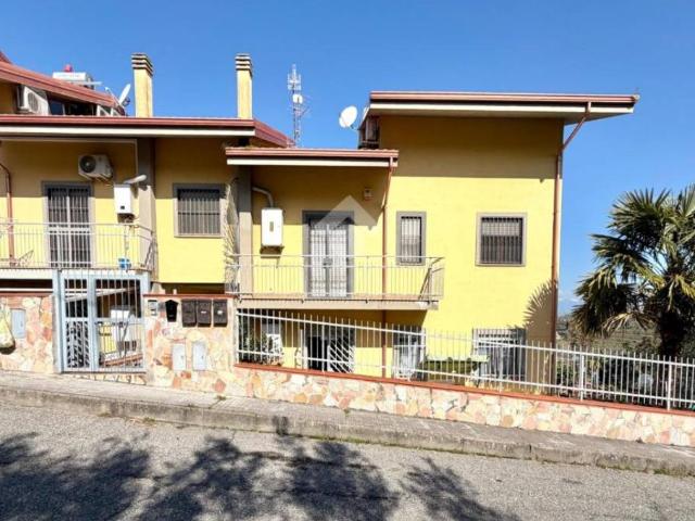 Trilocale in vendita a Padula, San Pietro in Guarano