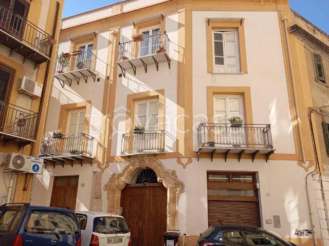 Trilocale in vendita a Palermo piazza Santa Chiara, 2, Cassaro