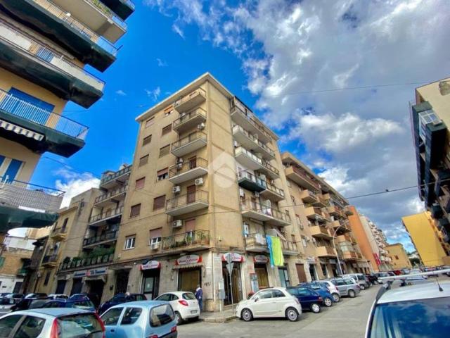 Trilocale in vendita a Palermo via monfenera, 111, Montegrappa