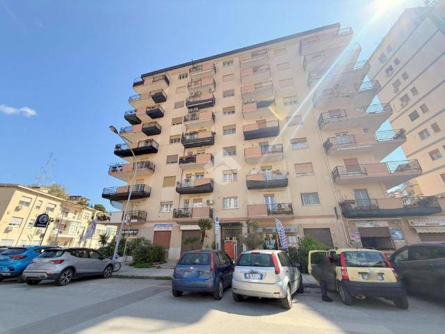 Trilocale in vendita a Palermo via Adolfo Holm, 3, Noce
