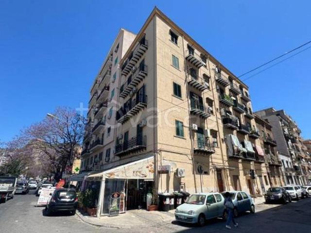 Trilocale in vendita a Palermo via Alaimo da Lentini, 4, Montepellegrino
