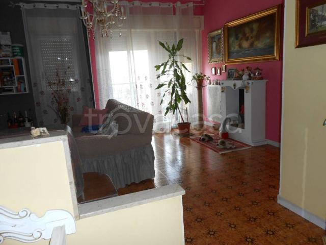 Trilocale in vendita a Palermo via Albiri, 15, Guadagna