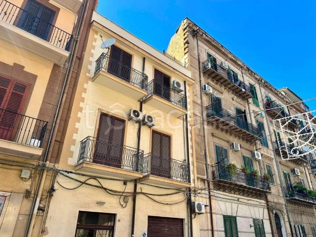 Trilocale in vendita a Palermo via Benedetto Gravina, 79, Borgo Vecchio