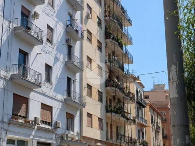 Trilocale in vendita a Palermo via Ciullo d'Alcamo, 9, Fiera
