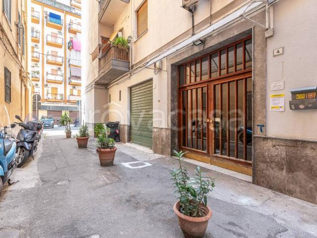 Trilocale in vendita a Palermo via Romualdo Guarna, 4, Noce