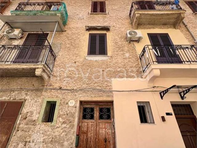 Trilocale in vendita a Palermo, Zisa