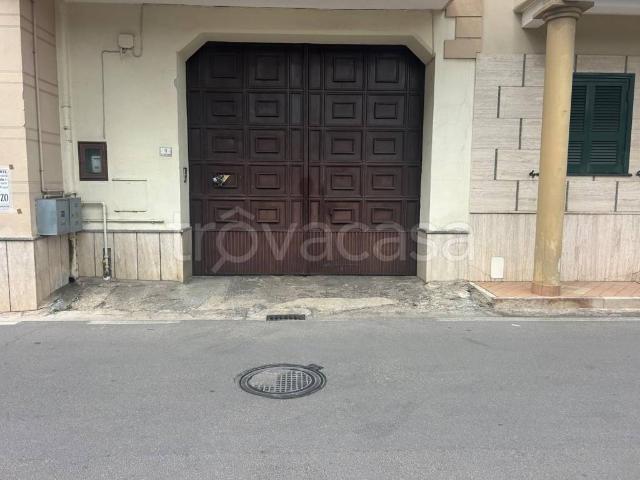 Trilocale in vendita a Parete via Aldo Moro