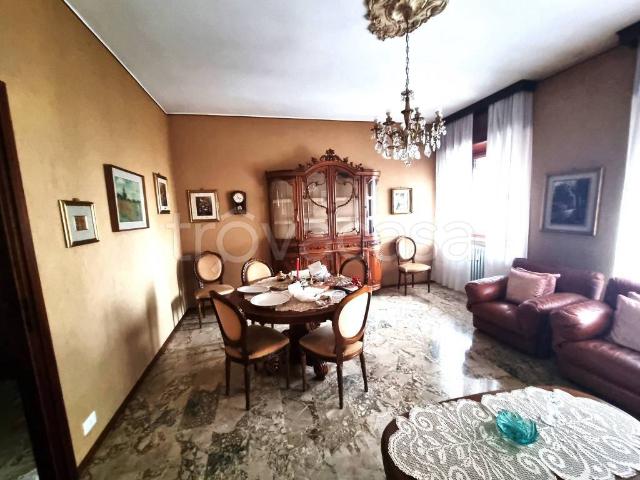 Trilocale in vendita a Pavia via Giovanni Ingrao, San Giovannino Pompieri
