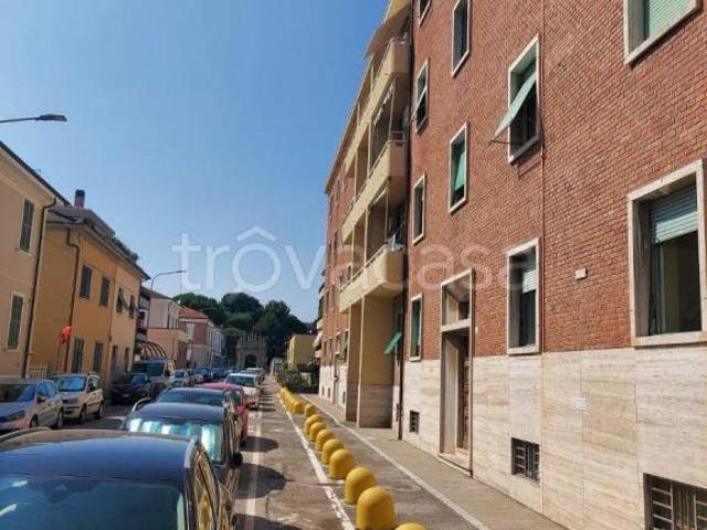 Trilocale in vendita a Pesaro via Alfredo Faggi, Pantano