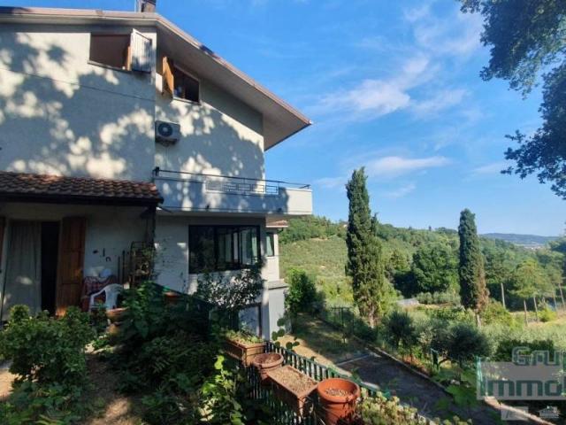 Villa bifamiliare in vendita a Pesaro, Novilara