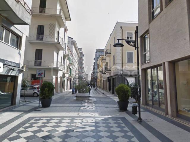 Trilocale in vendita a Pescara via Carlo Poerio, Stazione Centrale Corso Vittorio