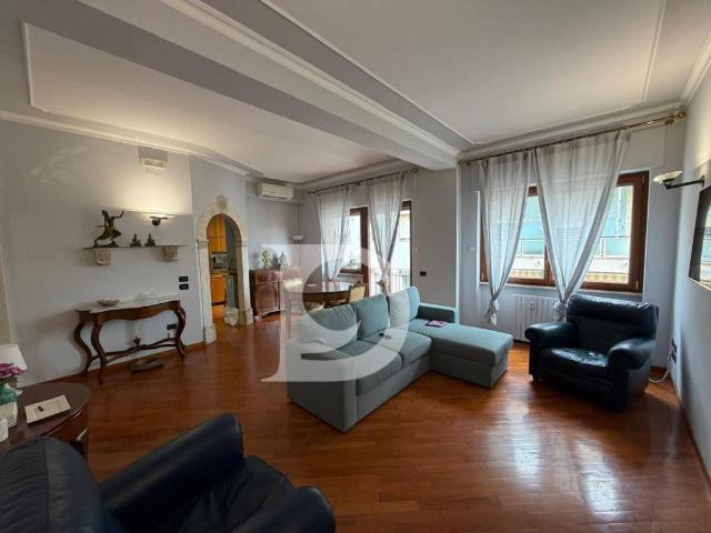 Trilocale in vendita a Pescara via Isonzo, Lungomare Strada Parco