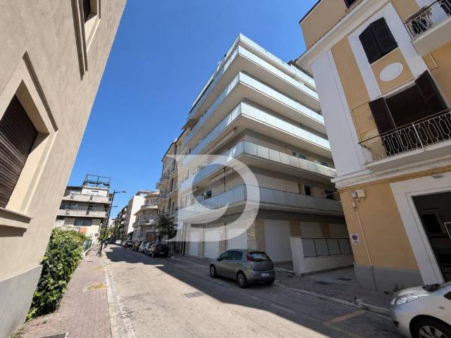 Trilocale in vendita a Pescara via Umbria, 46, Piazza Salotto Corso Umberto