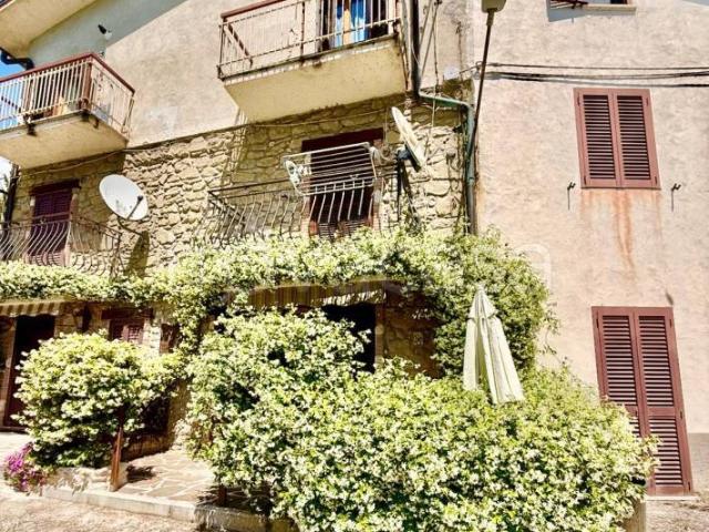 Trilocale in vendita a Petrella Salto via del Forno Guasto, Fiumata