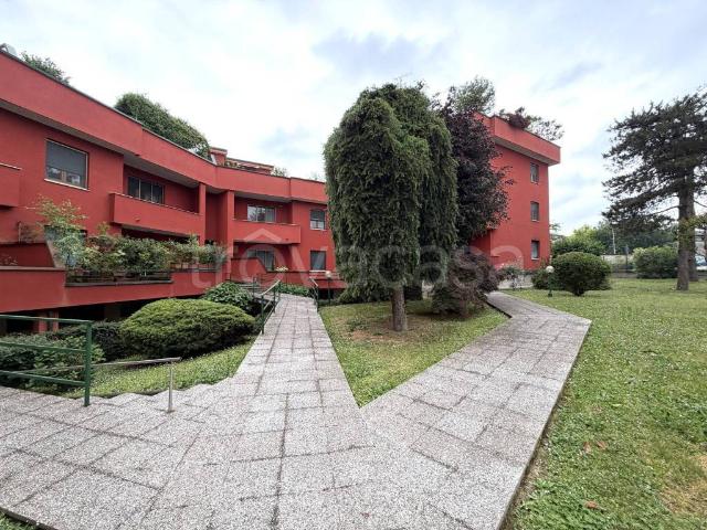 Trilocale in vendita a Pieve Emanuele, Fizzonasco