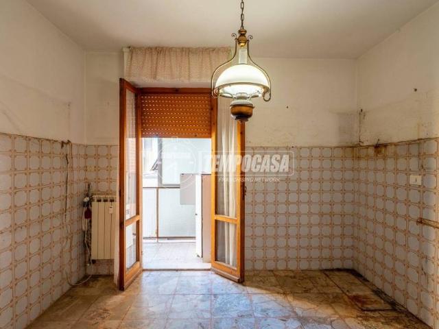 Trilocale in vendita a Piombino via Bianchi Bandinelli 10