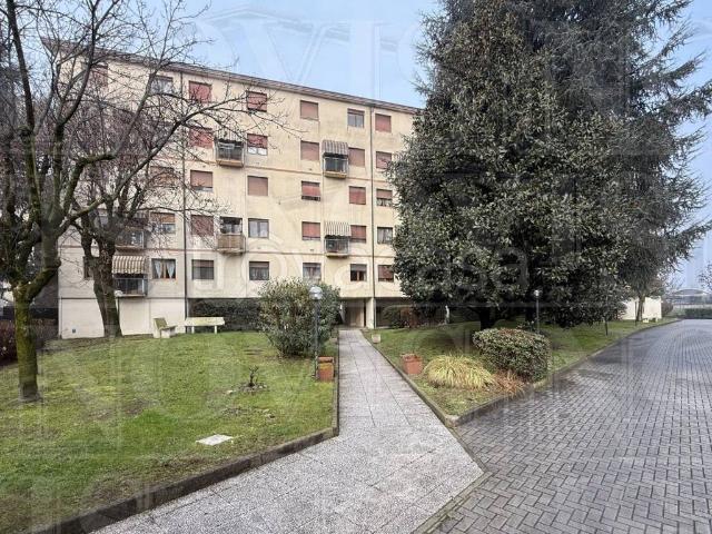 Trilocale in vendita a Pioltello via Pio La Torre, 2