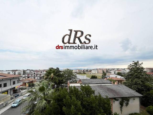 Trilocale in vendita a Pisticci via Marche, 7, Marconia