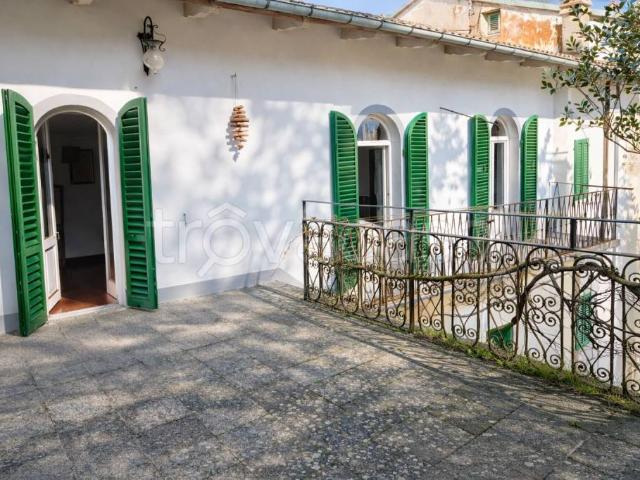 Trilocale in vendita a Pistoia via delle Chioderie, 7, Pracchia