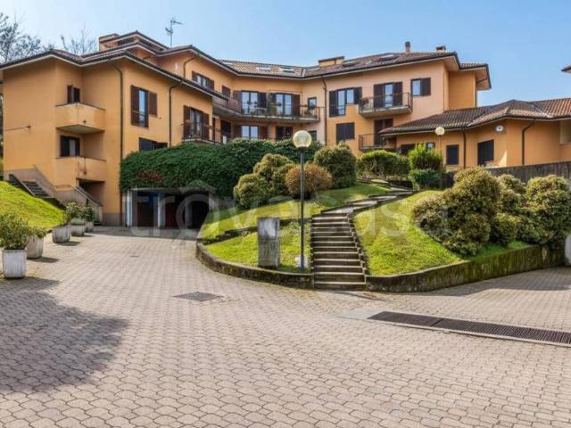 Trilocale in vendita a Porto Valtravaglia