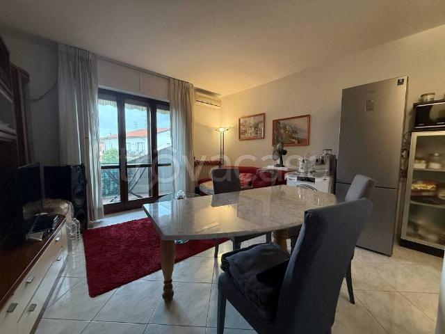 Trilocale in vendita a Prato via Lario, Sant'Ippolito