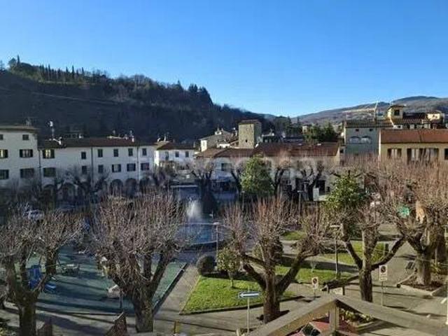 Trilocale in vendita a Pratovecchio Stia piazza Nuova No Number