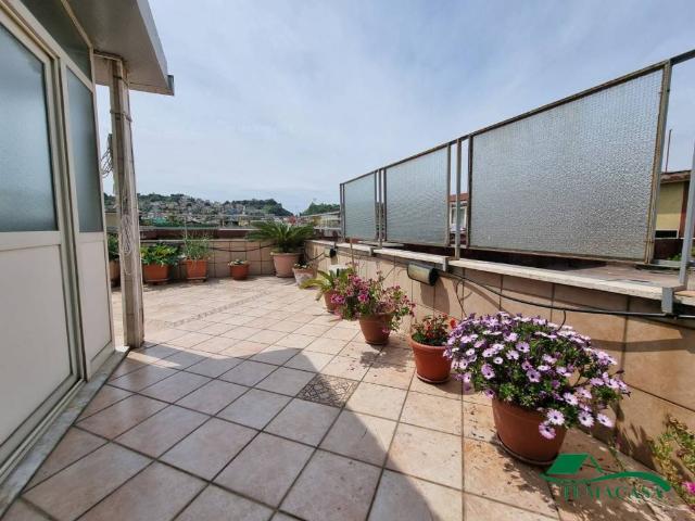 Trilocale in vendita a Quarto via Consolare Campana