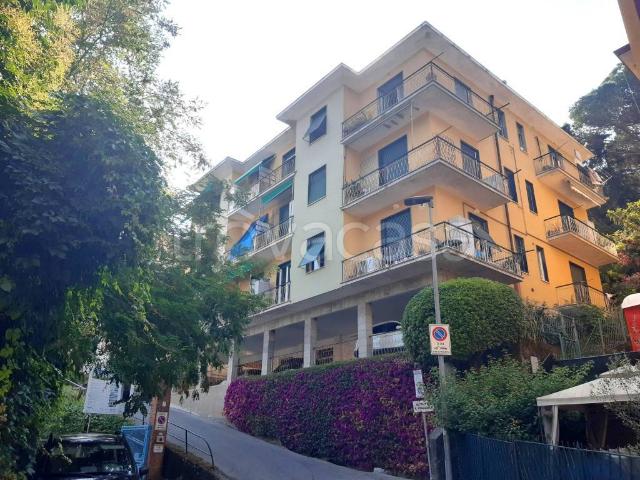Trilocale in vendita a Rapallo, Golf Castellino