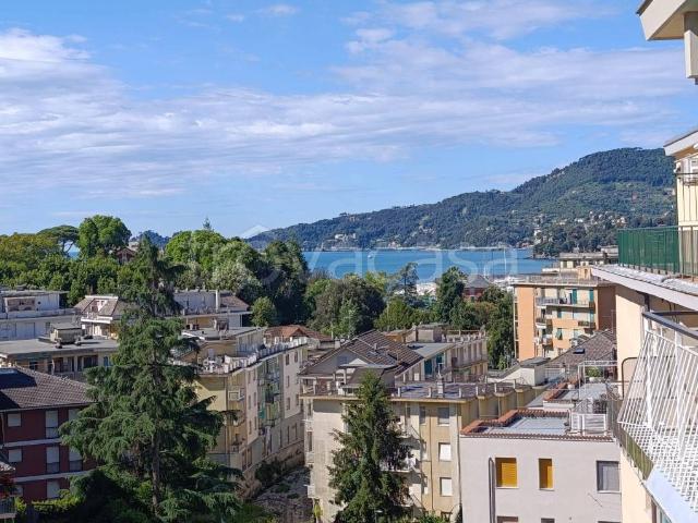 Trilocale in vendita a Rapallo via Aurelio Baisi, Parco Casale Castello dei Sogni