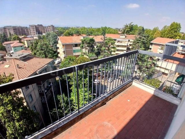 Trilocale in vendita a Reggio nell'Emilia, Ospedale Villaggio Manenti