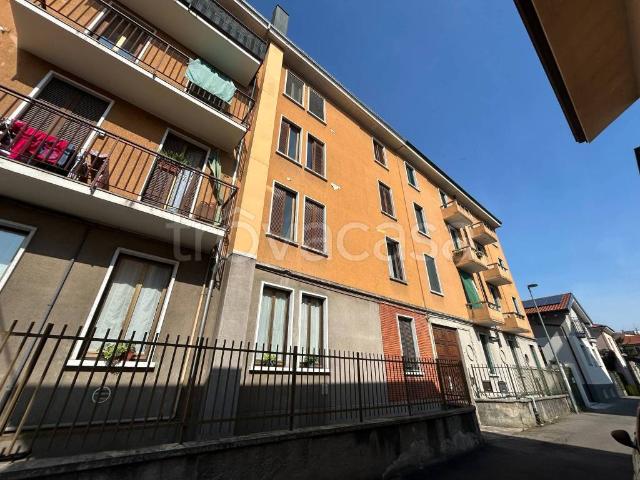 Trilocale in vendita a Rho via Crocefisso, 29