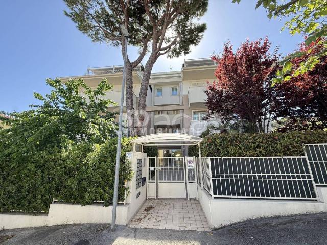 Trilocale in vendita a Riccione, Paese