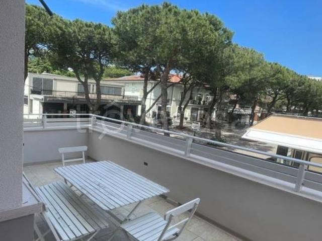 Trilocale in vendita a Riccione viale Maria Ceccarini, Centro