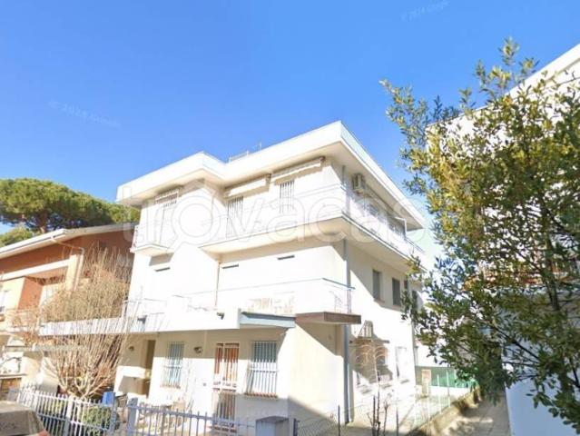 Trilocale in vendita a Riccione viale Goffredo Mameli, Alba Mare