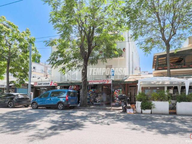 Trilocale in vendita a Rimini viale Regina Margherita, Miramare Rivazzurra