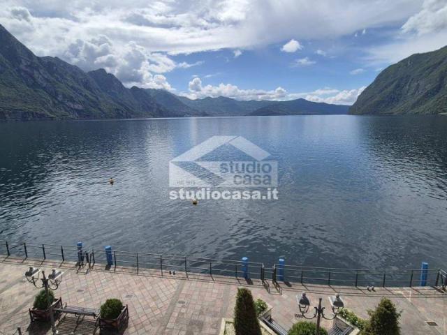 Trilocale in vendita a Riva di Solto