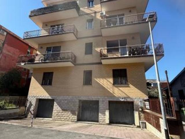 Trilocale in vendita a Roma