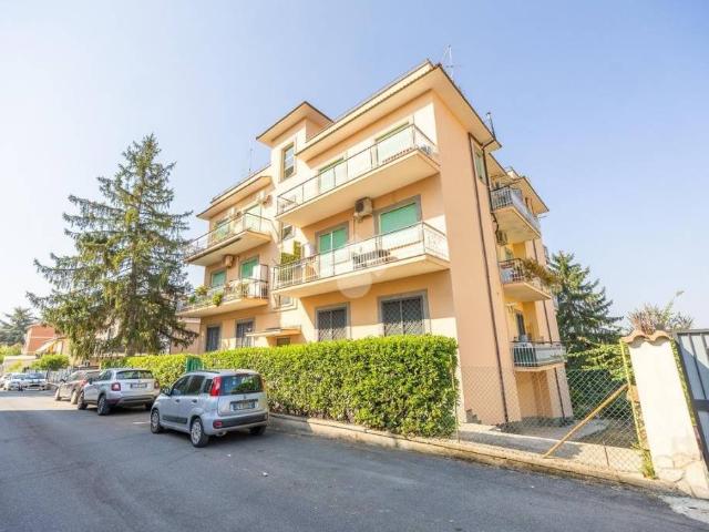 Trilocale in vendita a Roma, Castelverde