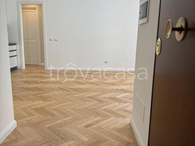 Trilocale in vendita a Roma, Cinecittà