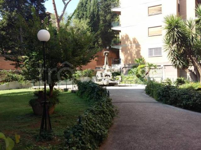 Trilocale in vendita a Roma, Bologna