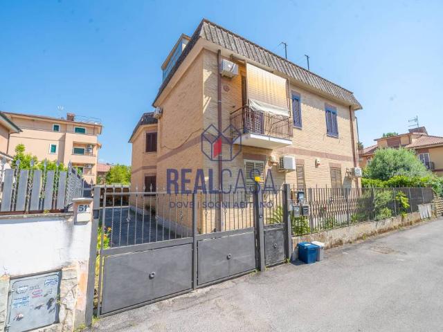 Trilocale in vendita a Roma, Morena