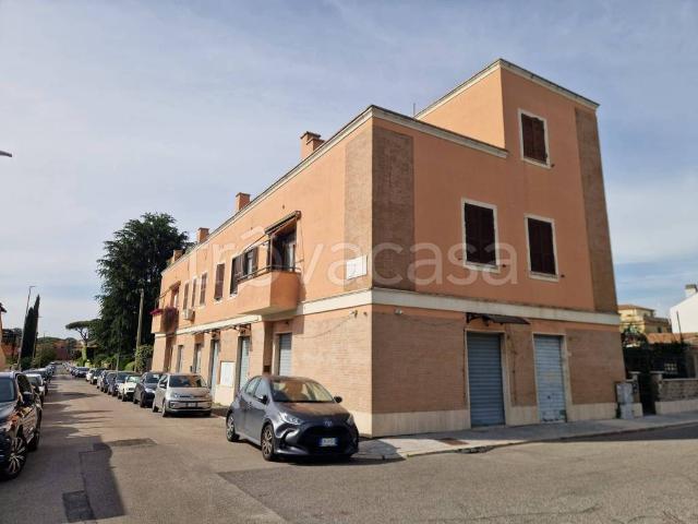 Trilocale in vendita a Roma piazza Mileto, Appio Claudio Statuario