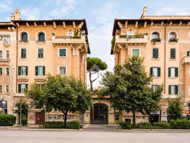 Trilocale in vendita a Roma piazza Tuscolo, 5, Re di Roma
