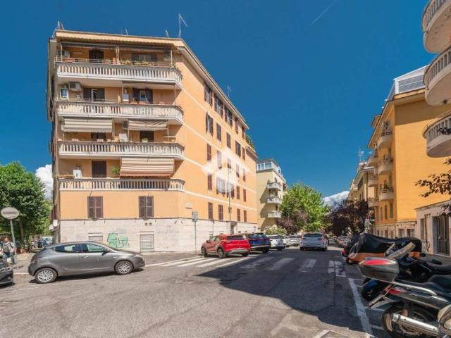 Trilocale in vendita a Roma, Piazzale degli Eroi