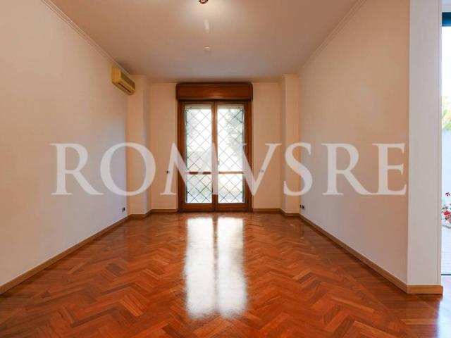 Trilocale in vendita a Roma, Torrino